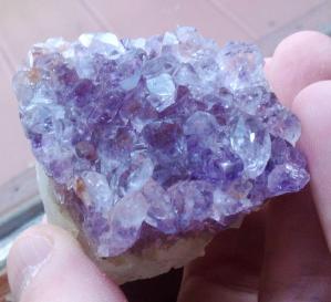 Dg ame 94 5gr 43x41x40mm morceau de geode uruguay amas de cristaux 1